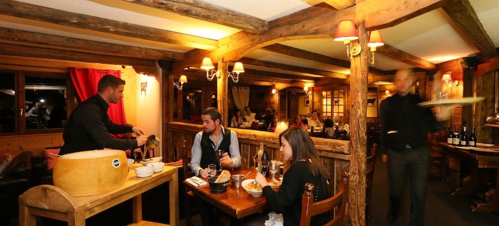 Le Cheval Blanc - Village Montana 발토랑스 외부 사진